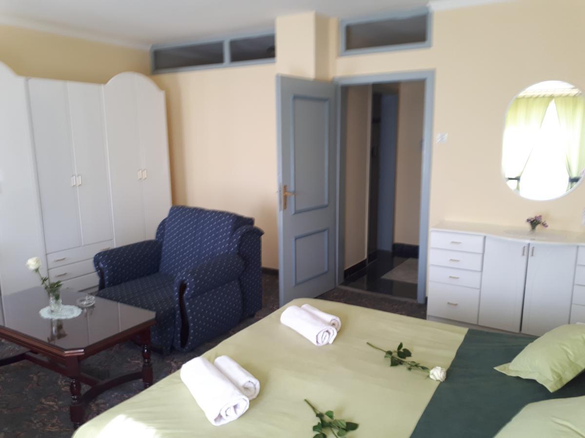 Business Club Selenca Bed & Breakfast Bac Екстериор снимка